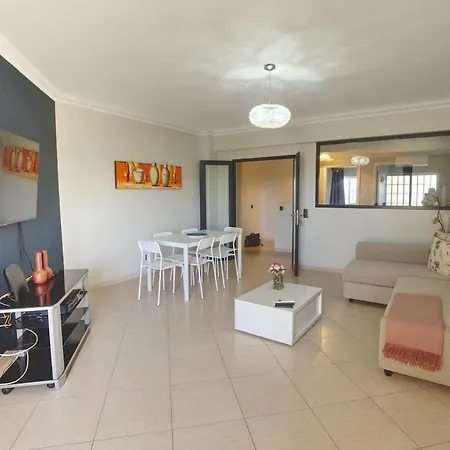 Apartment 3 Bed Vacation In