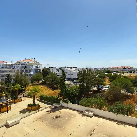 3 Bed Vacation In Apartment Quarteira