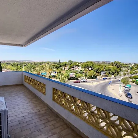 Apartment 3 Bed Vacation In Quarteira